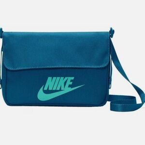 Nike Women's Sportswear Crossbody Bag